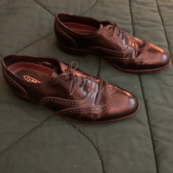 Florsheim Lexington wingtip shoes. size 10 1/2 D - Picture 2 of 3